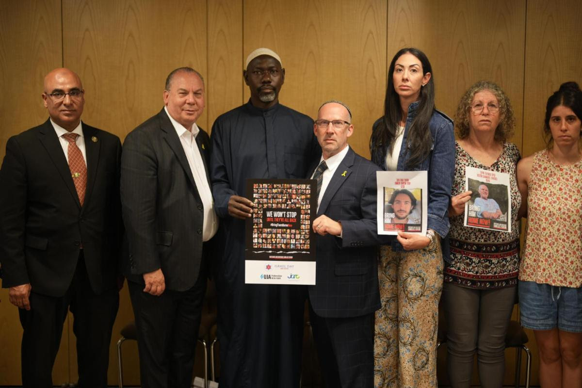 Group photo close up event in support of hostages